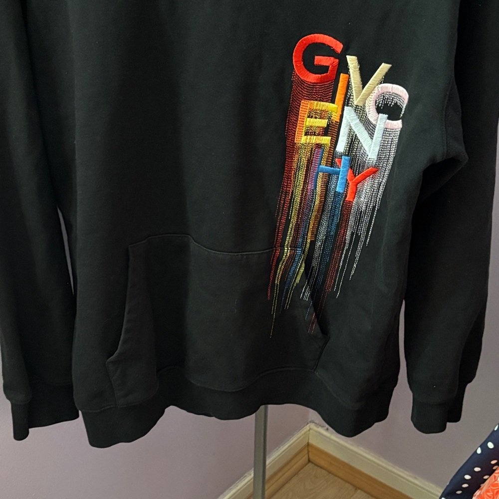 Flash sale 🎉 Givenchy Paris Cotton Pull Over Hoodie with Multicolor Drip Logo - Picture 7 of 11
